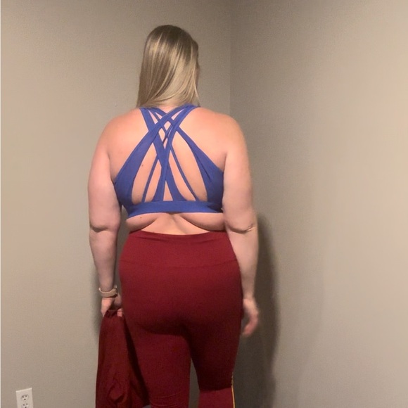 BARELY WORN Three Piece Fabletics Set! - Picture 2 of 8